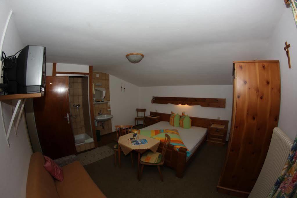 היפאך Gasthof Pension Berghof מראה חיצוני תמונה