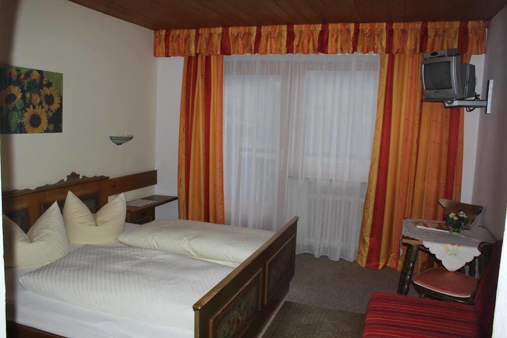היפאך Gasthof Pension Berghof מראה חיצוני תמונה