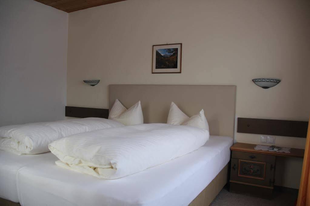 היפאך Gasthof Pension Berghof מראה חיצוני תמונה